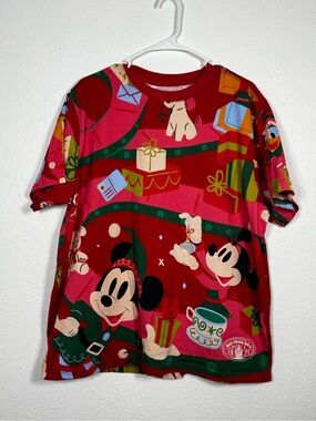 Disney Parks Christmas T Shirt Walt Disney World Mickey and friends XL